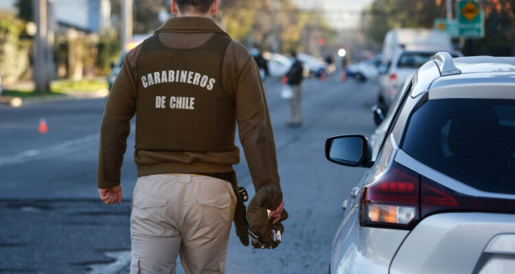 Formalizan a 5 carabineros acusados de cobrar coimas a transportistas bolivianos en Tarapacá