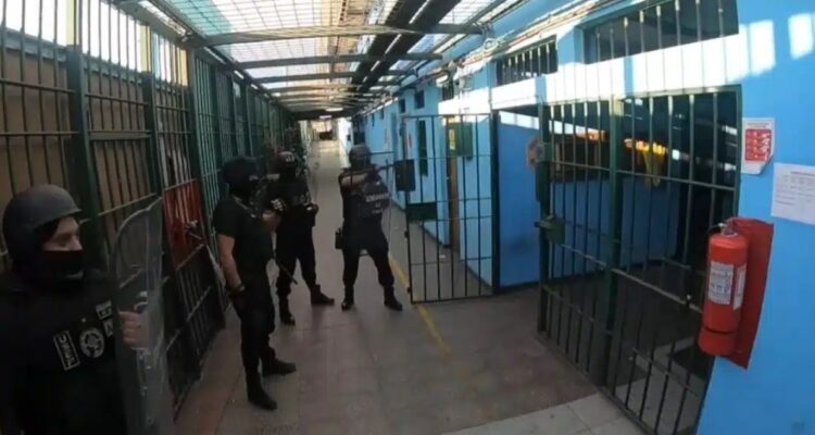 ncautan más de 70 armas artesanales y drogas desde distintas cárceles de la región de Antofagasta