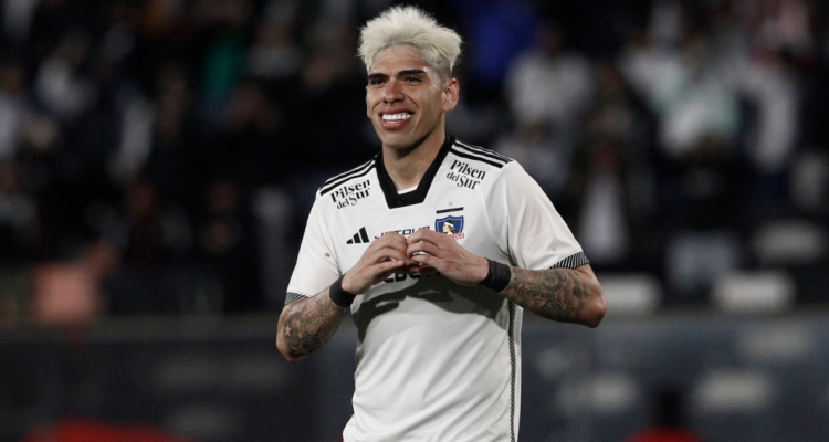 Colo Colo confirma la salida de Carlos Palacios a Boca Juniors.