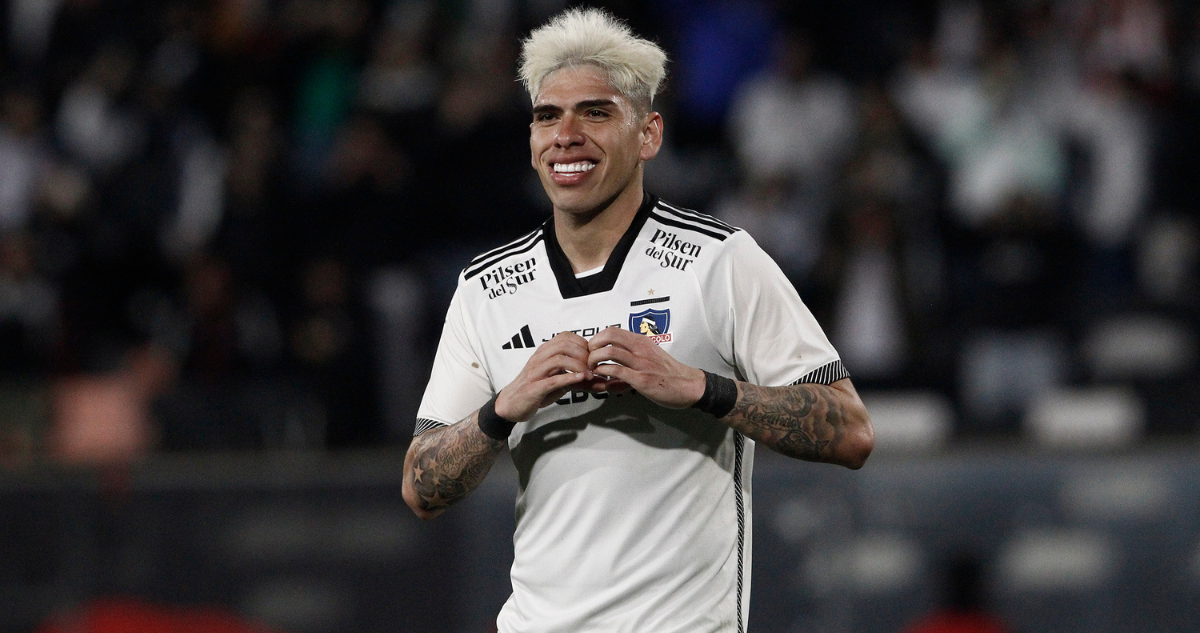Colo Colo confirma la salida de Carlos Palacios a Boca Juniors.
