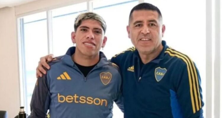 Ya no es La Joya: Carlos Palacios tiene nuevo apodo, recibe elogios en Boca y comparte con su ídolo