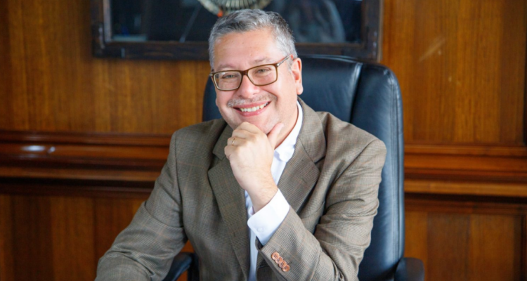 Presentan denuncia contra alcalde de Temuco, Roberto Neira, por presuntos delitos sexuales