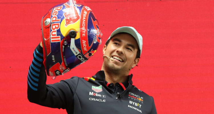 La gran jugada de Checo Pérez: revelan millonaria cláusula que mantiene al mexicano en Red Bull