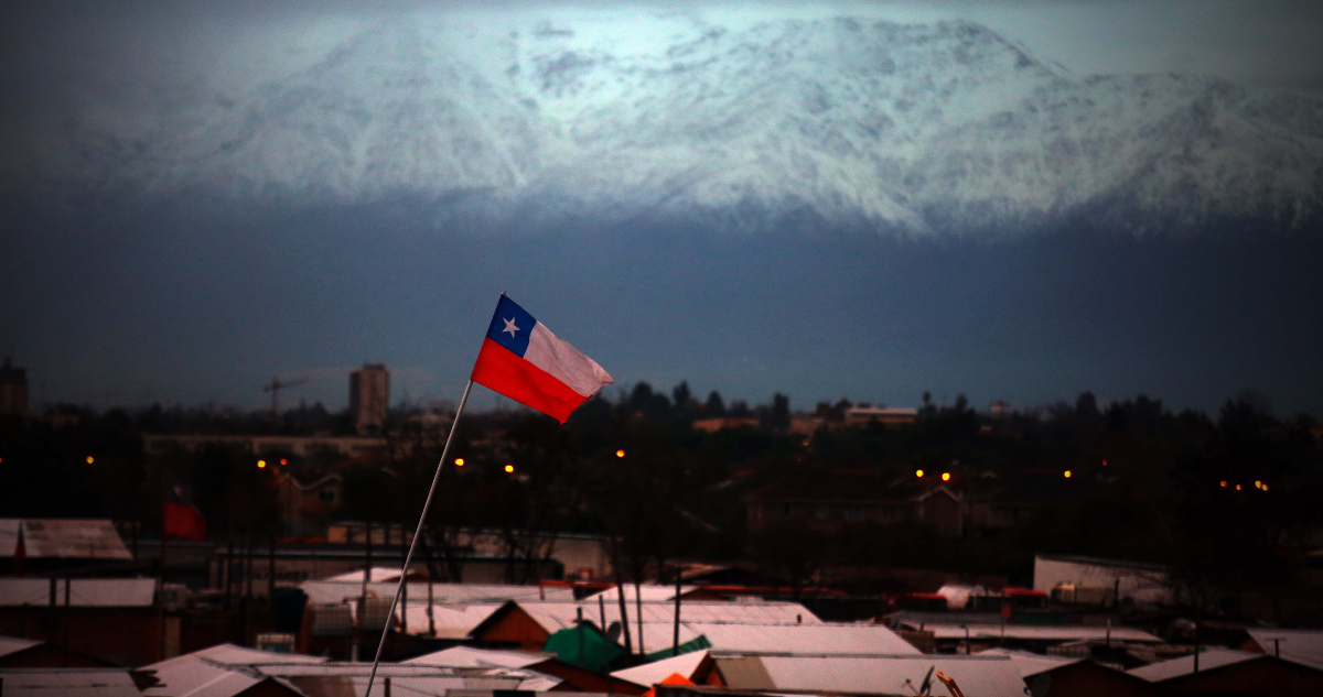 Chile se aleja de ser país “desarrollado” y expertos apuntan a lo enredado que es sistema tributario