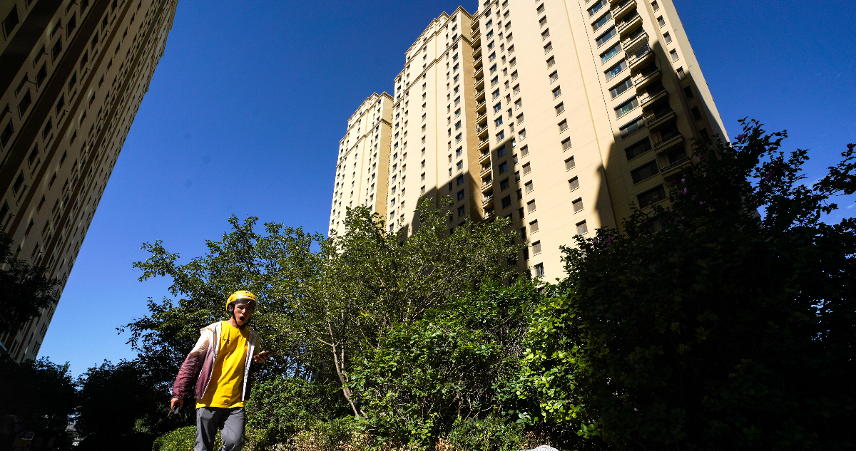 China compromete más esfuerzos en 2025 para levantar y estabilizar el sector inmobiliario