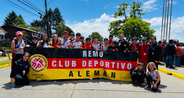Club Deportivo Alemán festeja estelar presentación en el Campeonato Nacional de Series Bajas de Remo.