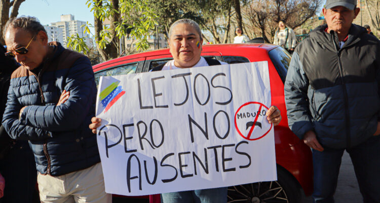 Comando Con Venezuela denuncia campaña xenofóbica en Chile y no descarta acudir a la CPI