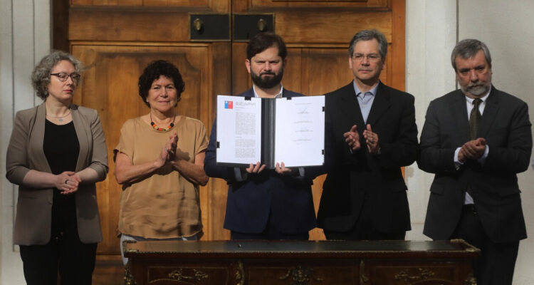 Boric presenta comisión asesora presidencial para indagar vulneraciones a NNA bajo custodia del Sename