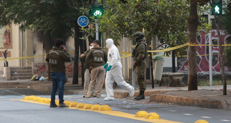 Conductor asesina a puñaladas a peatón tras discusión en el centro de Santiago