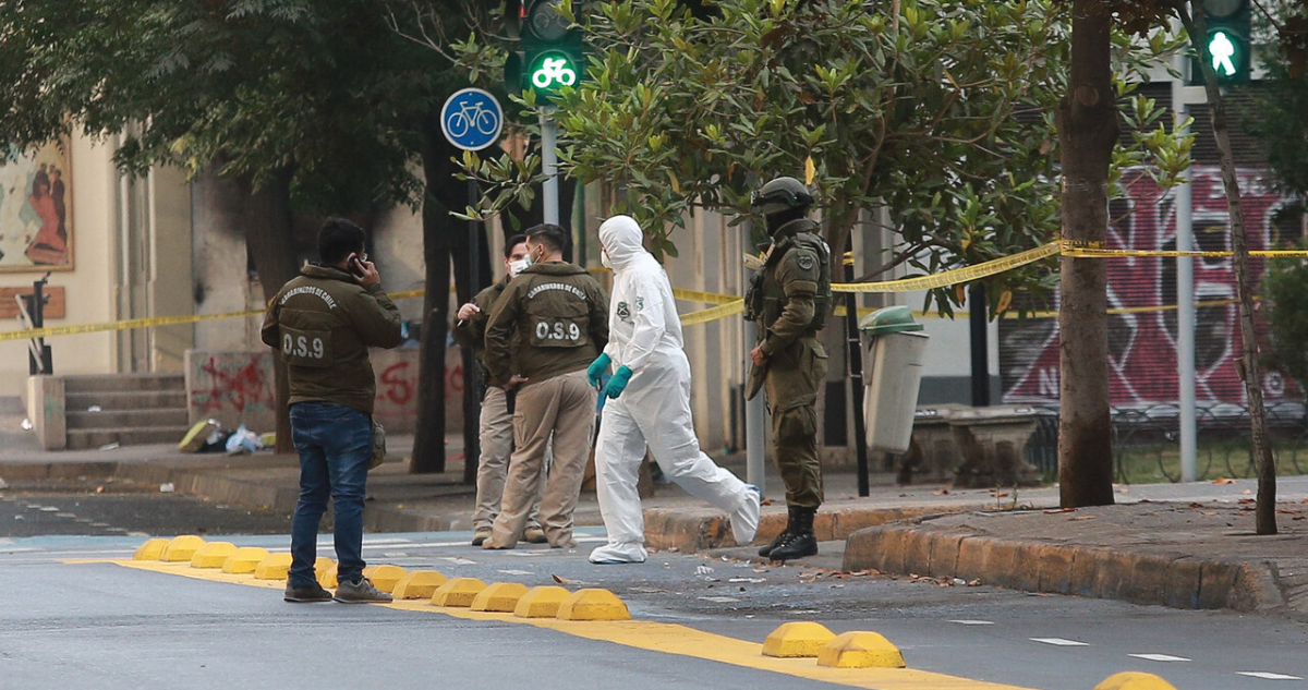 Conductor asesina a puñaladas a peatón tras discusión en el centro de Santiago
