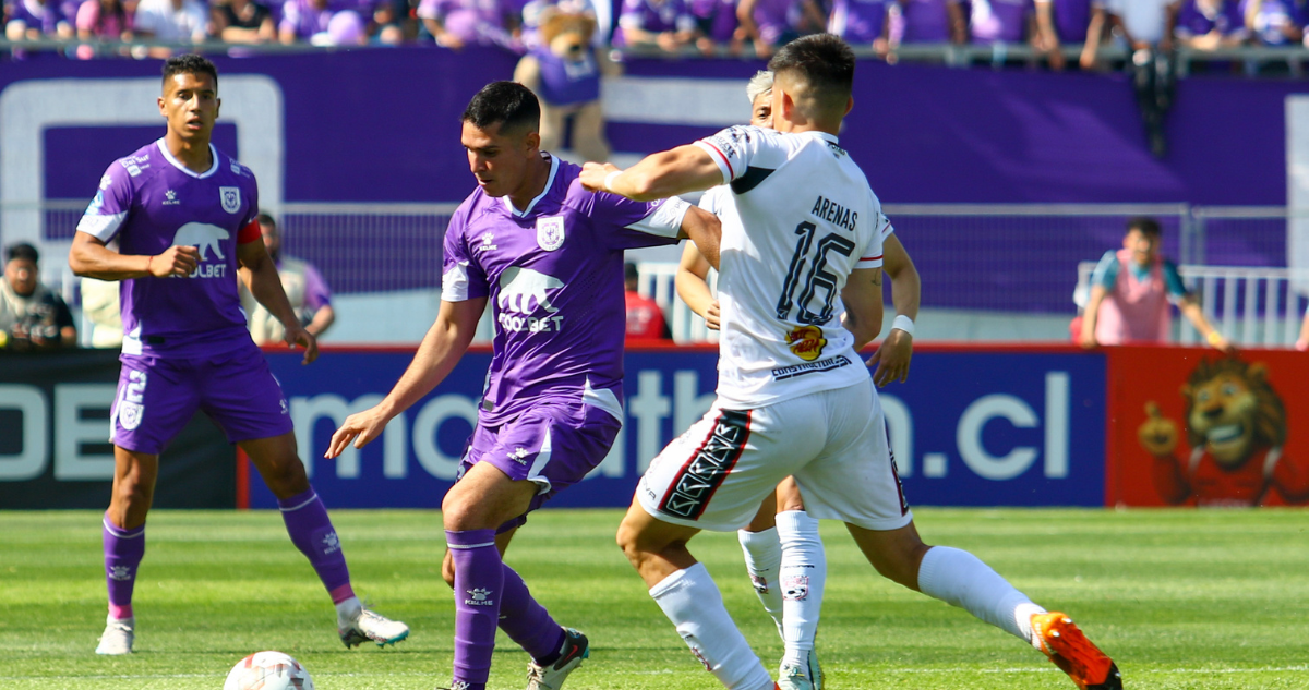 Deporte Melipilla sufre tras nueva denuncia en contra por la UCF y arriesga ceder título a Concepción.