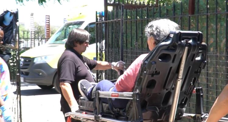 Desalojan hogar clandestino de ancianos en Lo Espejo: acusaron maltratos y castigos