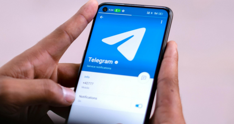 Descubren chats de Telegram donde 70 mil hombres difundían consejos para agredir sexualmente a mujeres