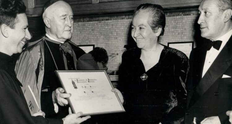 “Día G80”: El ambicioso proyecto para celebrar los 80 años del Premio Nobel de Gabriela Mistral