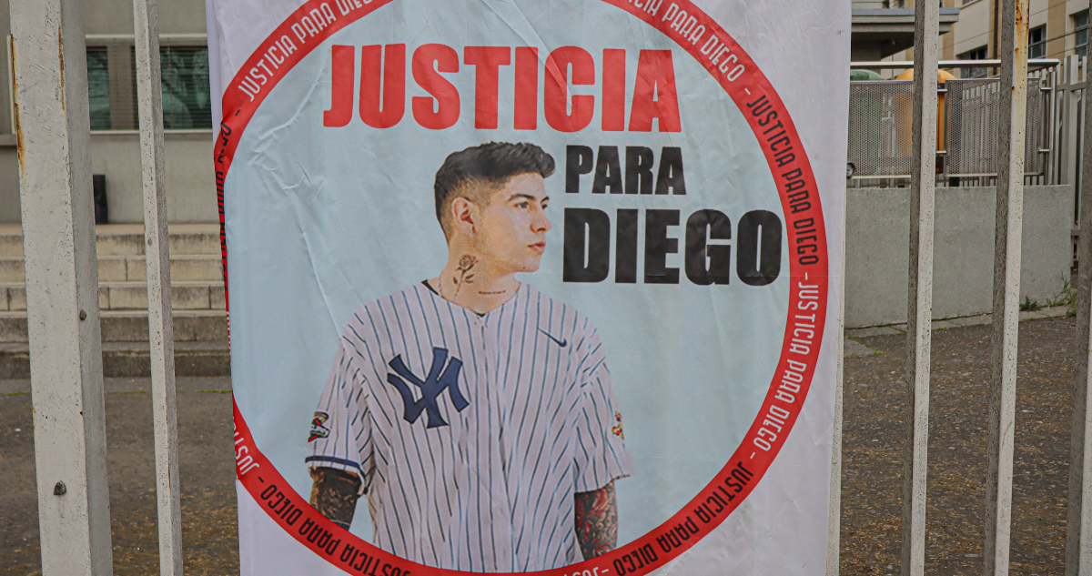 Pancarta de Diego Herrera por recurso de defensa de Maximiliano López