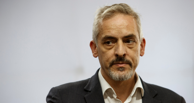 Director de Migraciones descarta “efecto llamado” tras desorden en proceso de enrolamiento