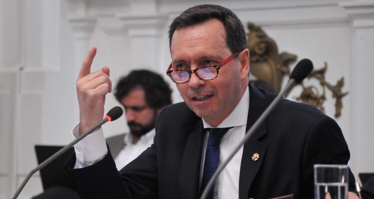 Cerna despeja dudas en comisión investigadora sobre actuaciones de la PDI en caso Monsalve