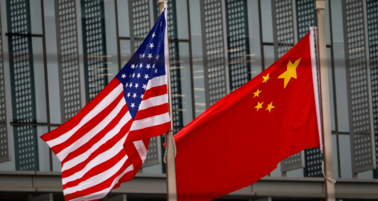 Banderas de EE.UU y China