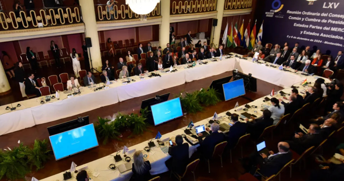 Unión Europea y Mercosur firman histórico acuerdo de libre comercio tras un cuarto de siglo