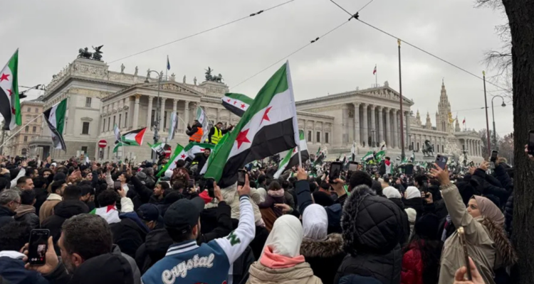 Austria ofrece mil euros a los ciudadanos sirios que retornen a Siria tras caída de Bashar al Assad