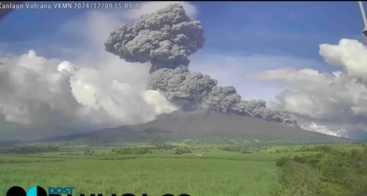 Amenaza de erupción del volcán Kanlaon obliga a evacuar a 87.000 personas en Filipinas