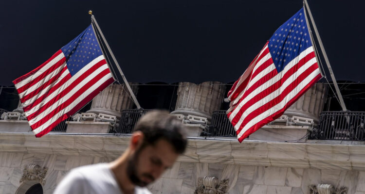 La tasa de desempleo en EEUU sube al 4,2% pero la creación de trabajo se recupera con 227 mil puestos