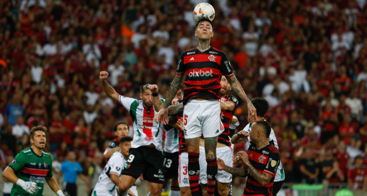 Erick Pulgar desmiente rumores : niega regreso a fútbol chileno y descarta problemas familiares