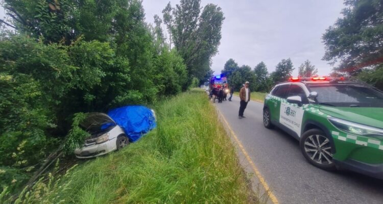 Adulto mayor muere tras choque de vehículo con árbol en la ruta que une Los Lagos con Panguipulli