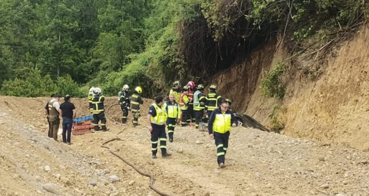 Hombre que habría robado vehículo desbarrancó 20 metros en Osorno