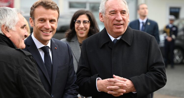 Emmanuel Macron y Francois Bayrou