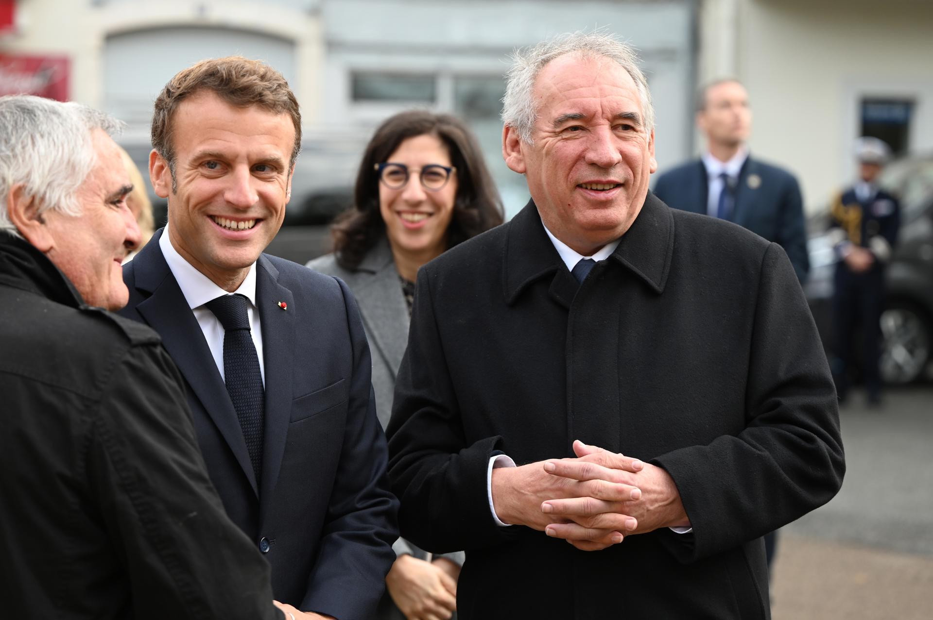 Emmanuel Macron y Francois Bayrou