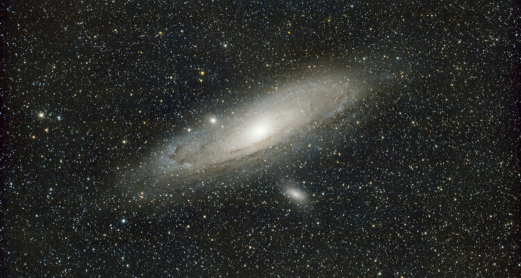 Nubes que miden años luz: científicos chilenos descubren cómo se agrupa el gas que formó galaxias