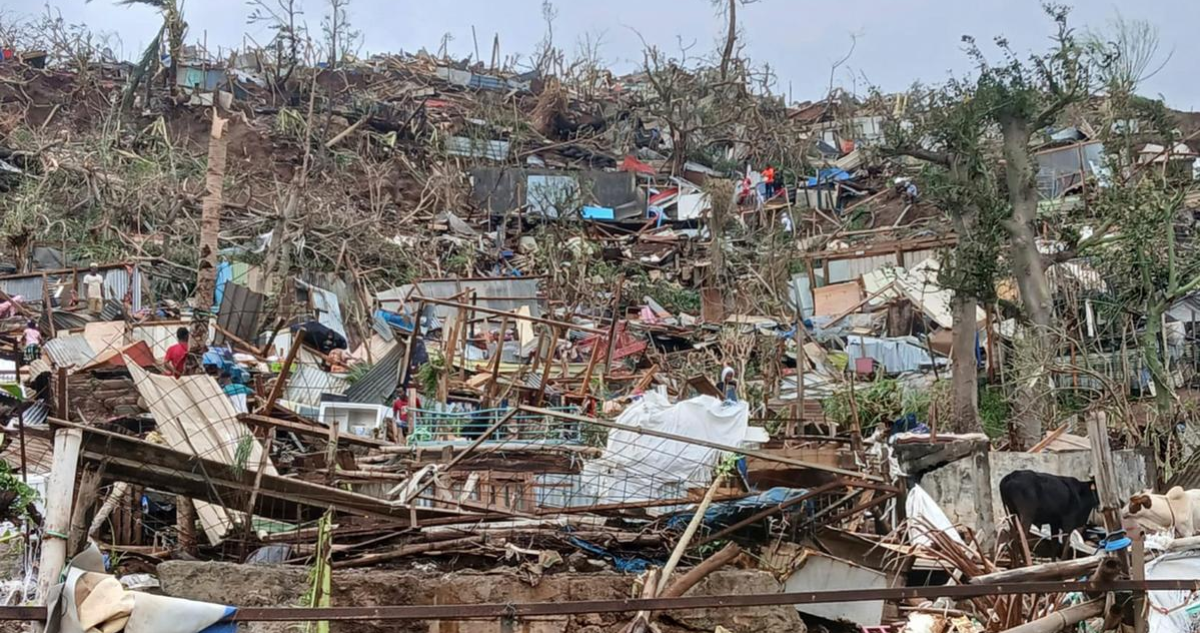 Gobierno francés estima en varios centenares los muertos por ciclón en las islas Mayotte