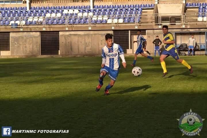 Harol Salgado jugando para el Juventud Porteña de Talcahuano