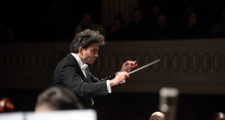 Helmuth Reichel Silva cierra temporada 2024 con monumental Novena Sinfonía de Beethoven en Santiago