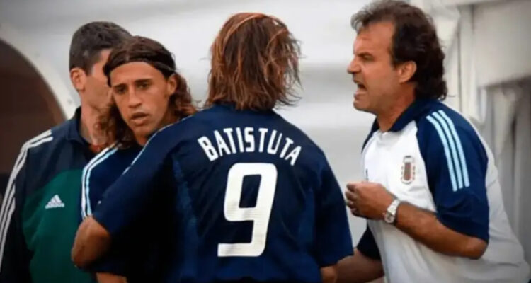 Hernán Crespo junto a Gabriel Batistuta y Marcelo Bielsa