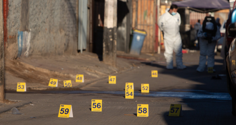 Hombre es asesinado a balazos en la vía pública en La Pintana: segundo homicidio del día en la capital