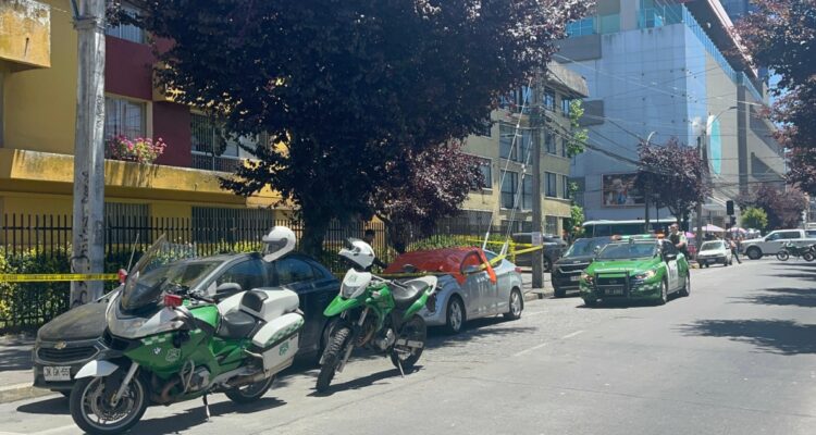 Indagan muerte de adulto mayor al interior de un vehículo en el centro de Concepción