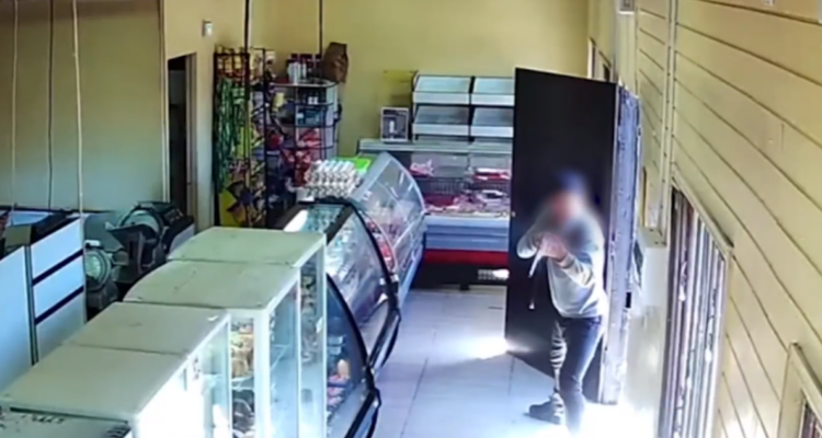 Instante previo a asesinato de un hombre en panadería en Valdivia