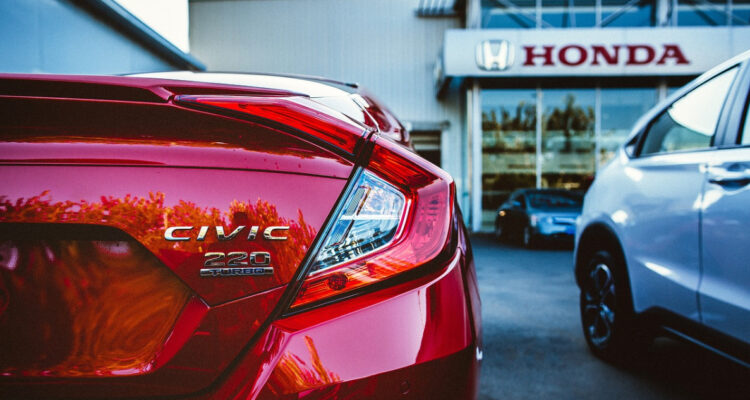 Honda escala en la Bolsa ante su posibilidad de fusión con Nissan