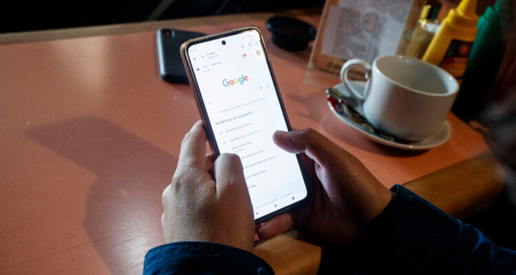 IMSI Catcher, el polémico aparato para espionaje telefónico que complica a la nueva Ley Antiterrorista