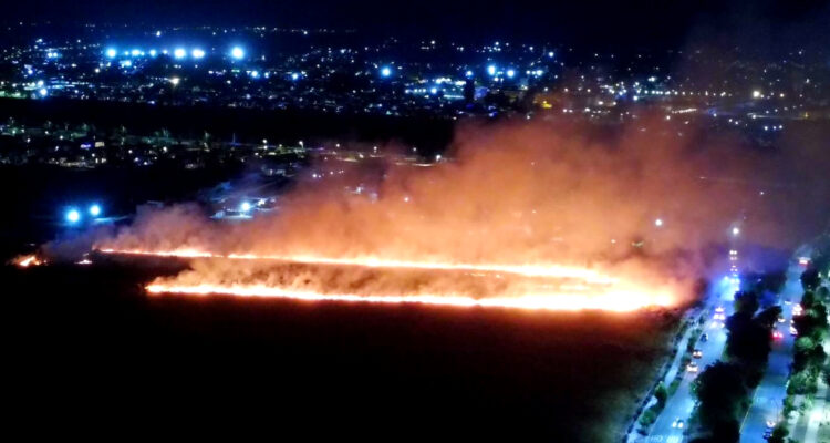 Incendio en Colina alarmó a vecinos: siniestro logró ser controlado gracias a 