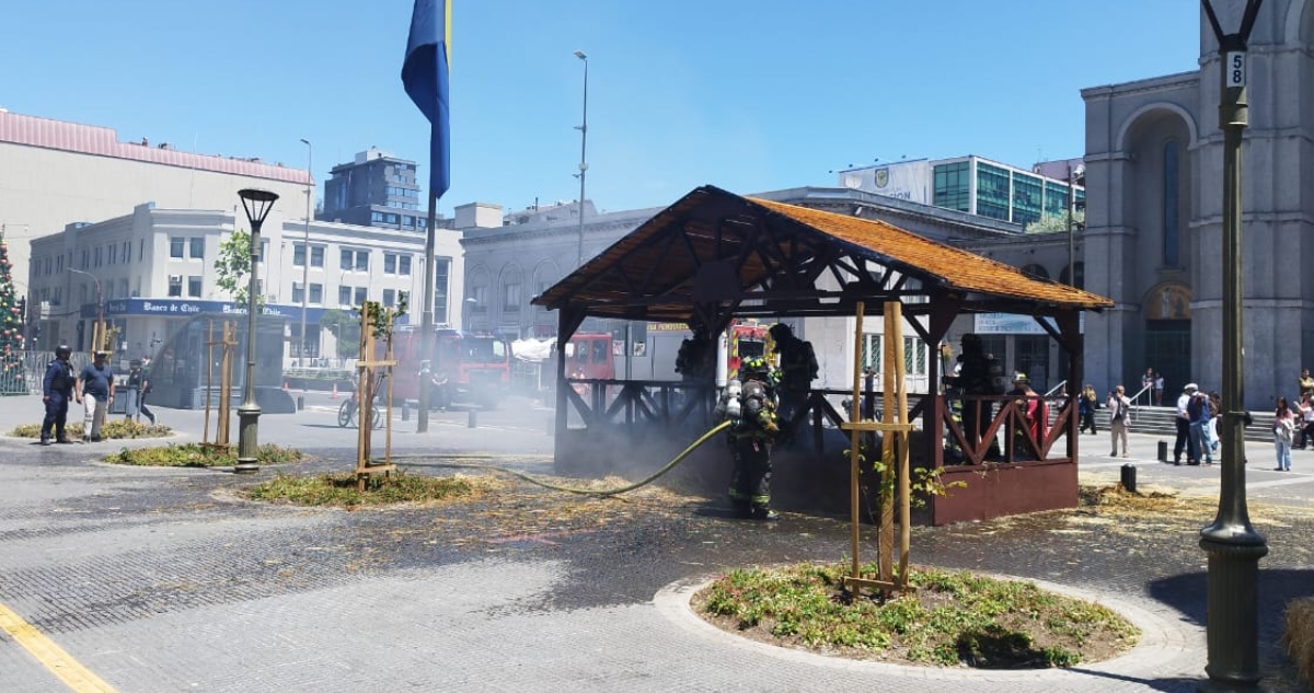 Incendio en pesebre de plaza Independencia de Concepción