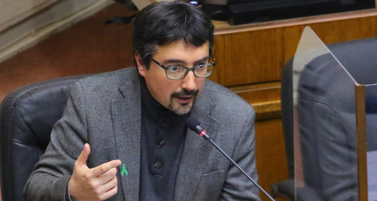 La “autocrítica” de Latorre (FA) por propuesta del 3 y 3 de Piñera: “Habría sido mejor avanzar”