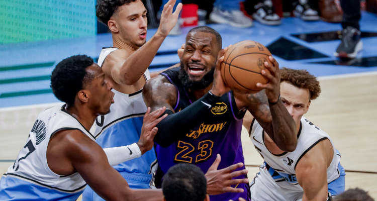 LeBron cumple 40 años y asegura que “podría jugar otros 5 o 7 años a un alto nivel. Pero no lo haré”