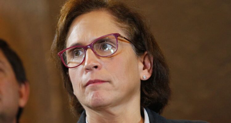 Subsecretaria Leitao cierra la puerta al uso de armas no letales por parte de guardias municipales