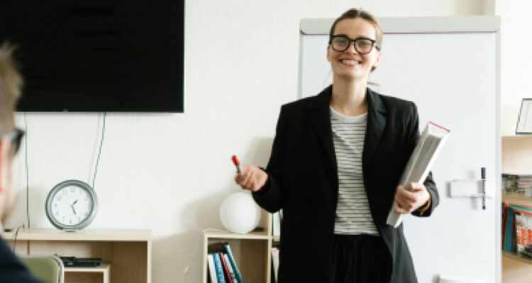 SernamEG llama a participar en programa gratuito de formación a liderazgos femeninos