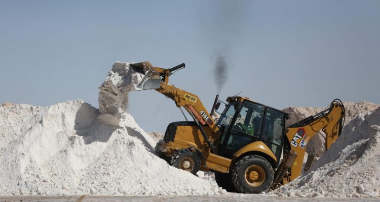 Minera Rio Tinto anuncia plan para invertir US$2.500 millones en una nueva mina de litio en Argentina