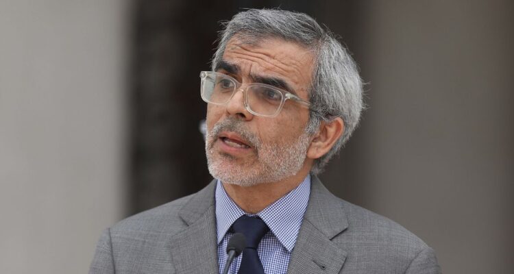 Subsecretario Cordero dice que debate por migración es incómodo, complejo y radioactivo en la político