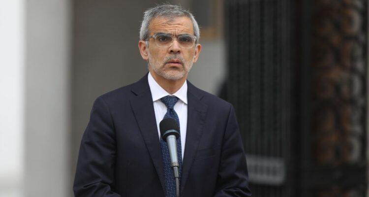 Gobierno presenta aplicación para fiscalizar a migrantes y descarta nuevos empadronamientos